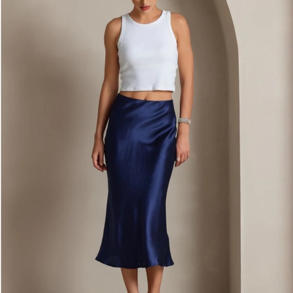 🫐Silk Satin Navy Bias Midi Skirt - Picture 5 of 11